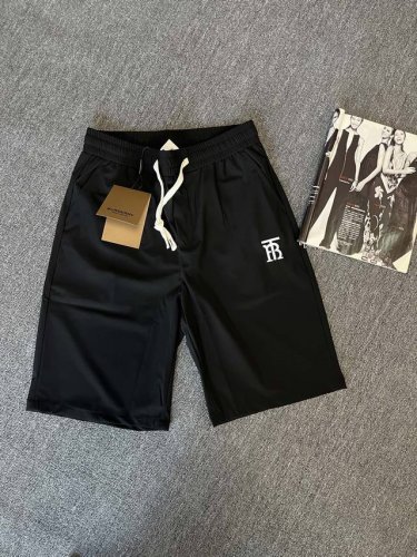 Burberry 巴宝莉速干冰丝短裤运动，休闲，跑步健身，速干冰丝短裤！ 男女都可穿！ 四面弹速干冰丝面料，快干、轻便耐磨透气性高，带给您舒适的贴身感，简直夏天