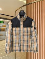 p550 巴宝莉 三标齐全 2025Ss冬季新款羽绒棉服外套，秀场新品品相非常完美，舒适保暖，色泽饱满诱人，非常出彩的设计，轻松将时髦感进阶，做工极为考究严谨，