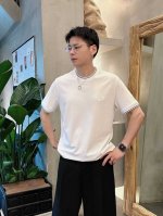 阿玛尼 2025春夏新款首发专柜最新款短袖圆领T恤 高端订制 设计前卫时尚 品牌Logo重工艺设计 高端定制丝光云朵棉面料.手感柔软.穿着舒适.专柜级别精致车线