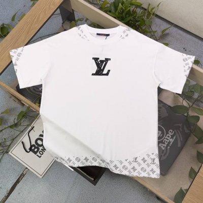 款号：Cx26000 高版本 2025春季新款Louis Vuitton路易威登Lv刺绣贴皮大Logo绣花休闲情侣宽松短袖T恤，独一无二的活性环保面料染色，32