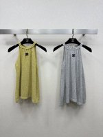 chane *25Ss 新款上衣 高版出品！胸前双C标志 纱线质感细腻轻薄舒适，完全不会闷热，版型超级好 弹力十足 吊带设计 万能百搭单品 两色Sml.