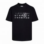 高版本Maisonmargiela 马吉拉 数字印花短袖，男女同款。 满满的高级感 性价比超高 手感超级柔软、细腻、柔软和不起球且不变形 G纯棉品质，后领标志对