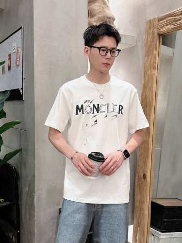 moncler 蒙口独家专供新款原单男士休闲短袖 高端定制 高版本 时尚百搭爆款进口面料 手感超柔软细腻 穿着亲肤舒适 高端精品 代工厂P精细做工 上身非常赞
