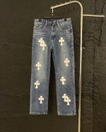 款号：K051 上新！Chrome Heart克罗心十字架拼皮牛仔裤，潮人必备单品来袭。 运用顶级重工洗水工艺，让每一处纹理都散发着复古韵味，上身质感十足。小牛