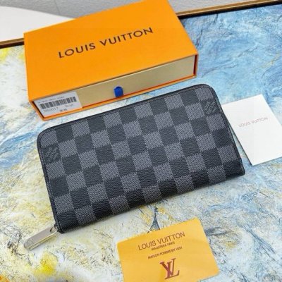 Lv长款黑格皮夹，时尚型男应该有的一款钱包 Louis Vuitton路易斯威登经典黑格钱包！非市面通货，随意对比！ 官网在售款，外贸工厂p出货！ 请让狠货说话