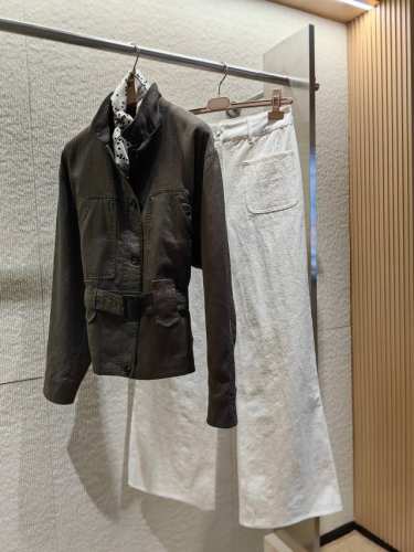 码数：S M L 25春夏新品 亚麻腰带款女士夹克 森系穿搭 会呼吸的高级感 面料：100%亚麻 里料：100%聚酯纤维