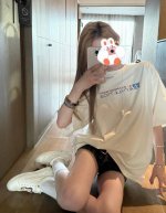 上新！ 高品质！ 亚历山大王 Alexanderwang破碎字母情侣款短袖T！宽松版型！ 很多宝子问的款 专柜爆款！ 采用230克凯迪纯棉面料！突出精致！质感无