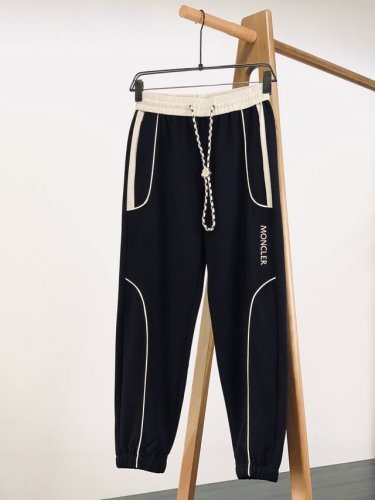moncler 蒙口 2025Fw早秋新品 抽绳休闲卫裤 时尚系列 独特 抽绳休闲裤 订纱开始订染和订纺 国内某大厂出口日本 和供应几大顶级品牌的面料 手感软糯