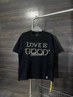款号：He231 Goodbrand-字母串珠刺绣圆领短袖 面料采用280克双股双纱纯棉面料，手感舒适柔软，上身舒适透气，领口采用同缸同色罗纹，不紧绷，不变形，