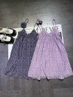 pp Chane* 25Ss夏季新款 度假花朵吊带连衣裙丨独家Yb开发！高版出品！高级定制丝质透纱材质 质地轻薄舒适，飘逸轻盈 细肩吊带裙剪裁，配合V领贴合胸口
