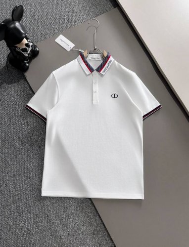 迪奥25Ss新款春夏短袖翻领T恤polo，最高版本客供定制高端朱地面料简单时尚款，螺纹拼色螺纹配色超级好看！胸前Cd刺绣经典Logo简单大方的款式！满满的高级感