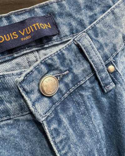 款号-Mx004 细节图 Louis Vuitton 路易 威登 24Fw 老花拼接提花牛仔裤-顶级版本 这条路易威登 Lv 24Fw 老花拼接提花牛仔裤！它可