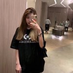 夏季福利 短袖 单件 三件 夏季新款专柜同款 男女情侣同款 简单清爽 上身效果 超级好看 百搭不挑人 谁穿谁好看 限定版情侣短袖 不是好货不推荐 万年基础百搭的