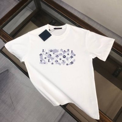Louis Vuitton Lv 路易威登 最新款短袖T恤，绝对的顶级爆款，胸前立体字母Logo印花工艺，图案立体精美，细节处处动人，非常独特的设计，大气，简约