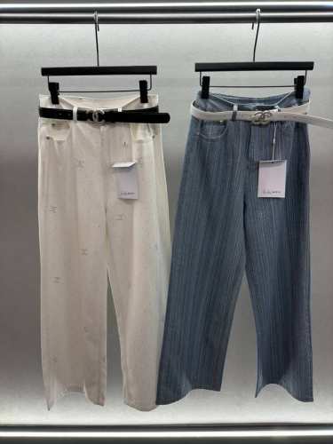 ～～～～ 2660 Spring And Summer～～～～ P270！Chane*，烫钻腰带牛仔长裤， 定位烫钻超级闪了，让人一眼就爱， 宽松直筒版型，恰到