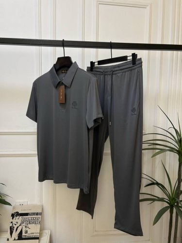 新品Lp速干套装 衣服 裤子 Ss春夏新品套装polo短袖+卫裤进口四面弹力速干面料 内里包边走线均匀细致 密而不乱彰显大厂做派 面料 柔软细腻 挺阔舒适 细腻