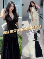套装 高级感交叉收腰纱裙套装，优雅又迷人。V领无袖上衣，交叉设计巧妙勾勒腰线，展现曼妙身姿。纱裙轻盈飘逸，层次丰富，营造梦幻氛围。面料质感上乘，上身舒适。打造出