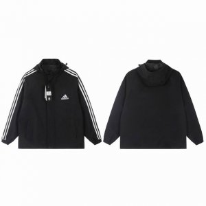801 Adidas 阿迪达斯经典连帽情侣款夹克风衣外套！ 运动休闲都可驾驭 原厂客供40D梭子面料，舒适透气 春夏季首选！上身立体有型！完全不挑身材 不挑年龄