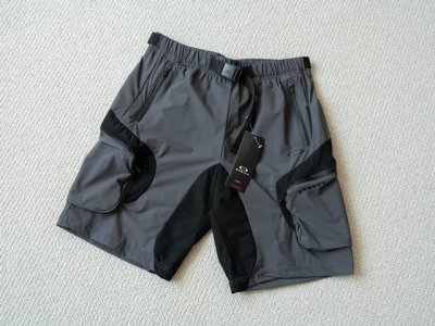 oakley 欧克利 夏季宝藏机能短裤#日本限定原厂品质 Oak 压胶拉链口袋弹性腰带 拼接拼色设计 工装机能短裤 男女款 颜色：拼接色 尺码：S M L Xl