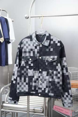 200 路易 Lv 25Ss早春新款 刺绣棋盘格黑色牛仔外套 轻奢主义 男女日常通勤穿搭必备单品 正确版本 随意对比 详细特征 · 定制Yb进口提花牛仔材质，马