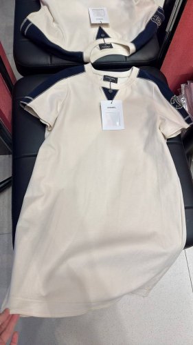 chane*重磅刺绣T裙 原版定制 码数36 38 40
