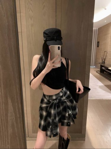 chrome Hearts 克罗心Ch十字架皮标定制纽扣定制拉链格子袖子半裙 款号 25672702648 颜色 图片色 尺码 Sml s码80-95斤 m码9