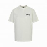 stussy 斯图西 25Ss 樱桃黑八印花短袖 前幅字母印花搭配背后樱桃黑八图案，260G纯棉面料厚实立挺不软塌， 版型正，柔软舒适透气，不闷热，不变形不缩水