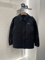 P530Prad*2025新品上架 翻领菱格纹抽绳棉服外套 定制Yb外层防风防水尼龙材质 内里羽绒棉填充 整件轻盈保暖 翻领棉服外套设计 飒爽御寒实用性拉满 通