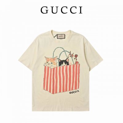 Gucci 古驰 帆布袋小猫重工艺短袖T恤 选用客供定制针织100%纯棉面打造,面料手感细腻，厚实有质感的纯棉布，高密度的机织工艺，如棉絮般柔紧致舒适，有挺括感