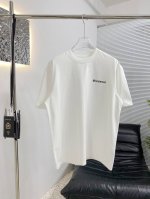 Lululemon露露乐蒙 2025新款T恤 爆款首选 采用高克重布料 洗完水260克 不缩水不变形 上身阔挺效果极佳 且舒适柔软质感十足 廊型版型穿着更为舒适