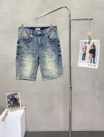 Moncler蒙口独家专供新款 休闲牛仔短裤高端版本！专柜定制面料 透气舒适度高，细节无可挑剔，品牌元素设计理念，体现高品质。Logo图案，手感细腻柔软！呈现休