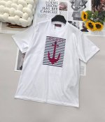 Gucci2025新款圆领船锚字母T恤定制Yb原生全棉材质 透气舒适 质感十足 Oversized宽松T恤裁剪 凸显品牌格调 采用克重纯棉制成 略带有弹力 呈现