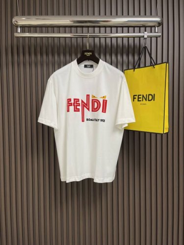 fendi 2025Ss小怪兽标识短袖T恤，洗后300G,100％棉质，前幅小怪兽Logo印花标识，领口采用双针走线，锁链底拉肩包边，四线密边，一寸13针，高品