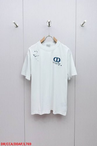 l769 Dr Dior 微标拼布刺绣圆领短袖T恤，对色定染面料、提花扁机螺纹、圆领垂直版型、全套辅料配备！采用100％棉面料，多维度测试对比色差问题，调测最终