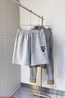F655 Mumiumiu 25春夏新款短裤 这款极简表达现代态度。面布63.1%棉36.9聚酯倩维 超薄复合面料 整体更显质感有力 承载创新精神， 标志性的涂