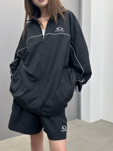 巴黎 ｜ 新款风衣夹克，成衣前后刺绣加五条侧杠工艺，男女同款，尺码Sml