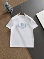 新品！高端系列 蒙口 夏季新款时尚男士短袖休闲商务T恤，一款高端双面丝光短袖T恤，绝对是您夏季P清单中的必备之选！ 这款短袖T恤采用双面丝光工艺，正反两面均呈现