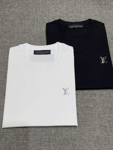新品 Lv男士时装款圆领短袖T恤，贸易公司洋行货，高级限定款，25年春夏新品，明星级人气单品！ 客供埃及进口顶级面料，甄选尼罗河区域光照极好的上等棉花原料，经过