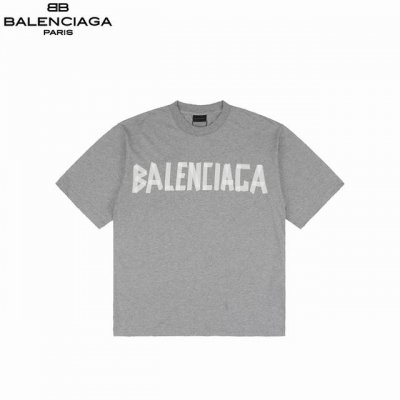 balenciaga 巴黎世家 做旧水洗胶带Logo短袖 采用32S 1*2精棉双纱平纹，260克；搭配32S 1*2精棉双纱1*1罗纹，320克。水洗黑环保定
