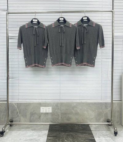 polo 系带蝴蝶结针织Polo 进口斯托尔机器，12针绞花正反针吊目，色纺优质棉面料，经过纺纱机特定的分类，清理杂质，再整理， 一般单纱长度25Mm，损耗极高