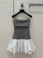 独家首发原单品质Miu系少女穿搭！叠搭神器抹胸连衣裙！学院风罗纹拼接设计压褶超短半裙！进口高密纯棉罗纹拼接衬衫面料质感超赞！复古学院风文艺少女必入单品！定位刺绣