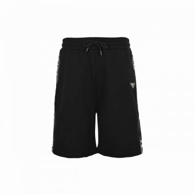 prada 普拉达 23Ss 三角标提花织带短裤 夏季新款短裤 经典铁三角标 织带拼接休闲五分裤、高品质牛肚面料、特别手感、超级质感 舒适柔软透气 休闲宽松版型