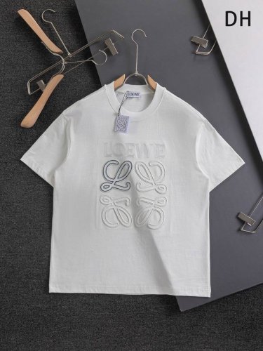 Loewe 罗意威 高版本 微宽版型S-Xl 罗意威25Ss 新品官网同步发售 胸前经典双拼色万针刺绣简约字母 贴布镂空大标刺绣多重重工艺 男女同款 短袖不在千