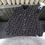 160 balenciaga Ss22 巴黎世家满印经典Logo印花经典款牛仔夹克外套 -全衣满印Logo字母清晰可见 不会掉色 -重工洗水 + 定做纽扣 -包