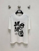 市场有仿版认准工艺和面料 25Ss马吉拉家纯棉最新面料 最高版本 胸前字母Mm6涂鸦工艺经典标识图案Logo时尚简约潮流短袖，最顶级的品质专柜原单短袖，顶级制作