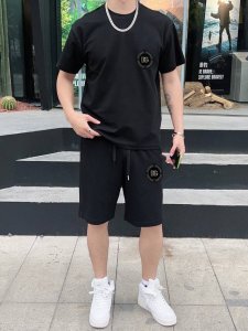 直 品牌 D&G杜嘉班纳 2025新款男士短袖短裤套装！官网同步销售！市面高端版本！手感细腻柔软！让你穿着更加舒适！立体裁剪版型超赞！尺码:M-5Xl 下单请报