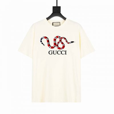 上新款号：G742 Gucci 古驰 蛇年限定 字母Logo短袖T恤 采用图案印花工艺 区别于普通的印花图标 ，260克纯棉面料，舒适透气不易变形。宽松版型 男