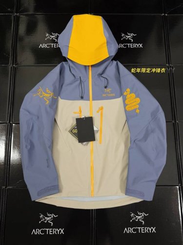 高版本 顶级版本 25Ss新款 Arc始祖鸟蛇年限定冲锋衣！ 原版版型打版，细节决定成败，市场最高版本 区别市场通货 欢迎拿样比较！！！ Arcteryx始祖鸟
