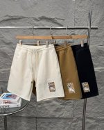 巴宝莉Burberry2025新款徽章休闲运动短裤经典时尚款 高品质 高版本货 客供太空棉面料 手感细腻 舒适透气 两侧定织格纹织带拼接 腰部松紧抽绳 原版五金