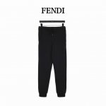 fendi 芬迪 双F刺绣及Logo织带卫裤 Fd经典元素，上身休闲舒适，衣身同色无色差，工费昂贵。 前口袋暗纹双F刺绣+亮色Logo织带搭配，非常醒目吸睛，